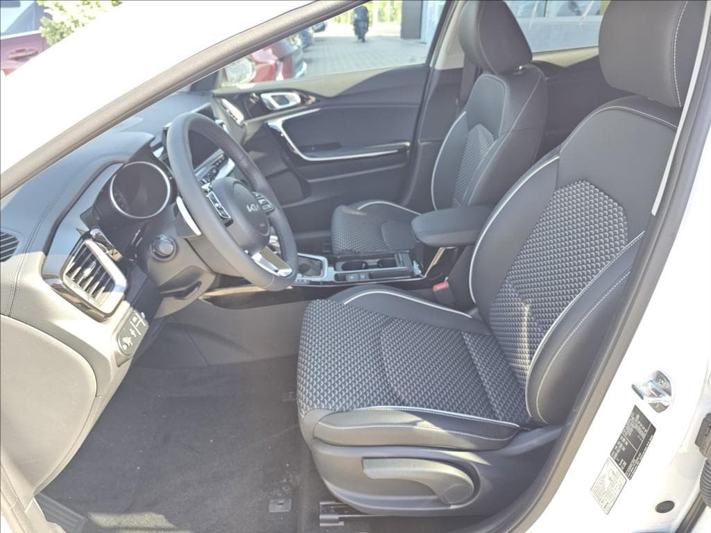 2026 Kia XCEED - 9