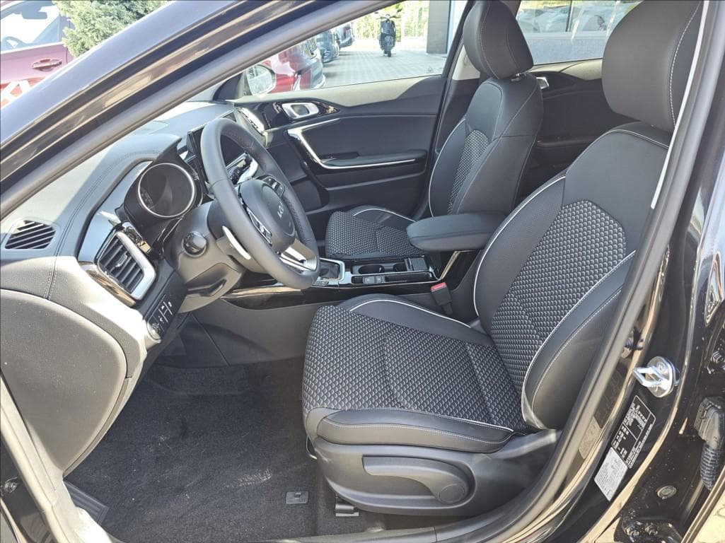 2026 Kia XCEED - 10