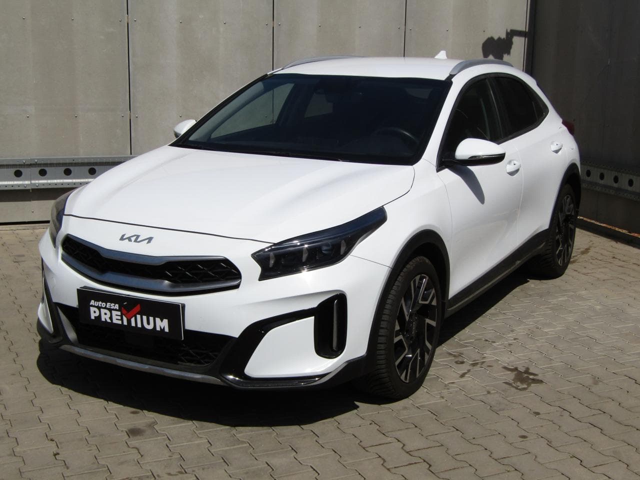 2023 Kia XCEED - 3