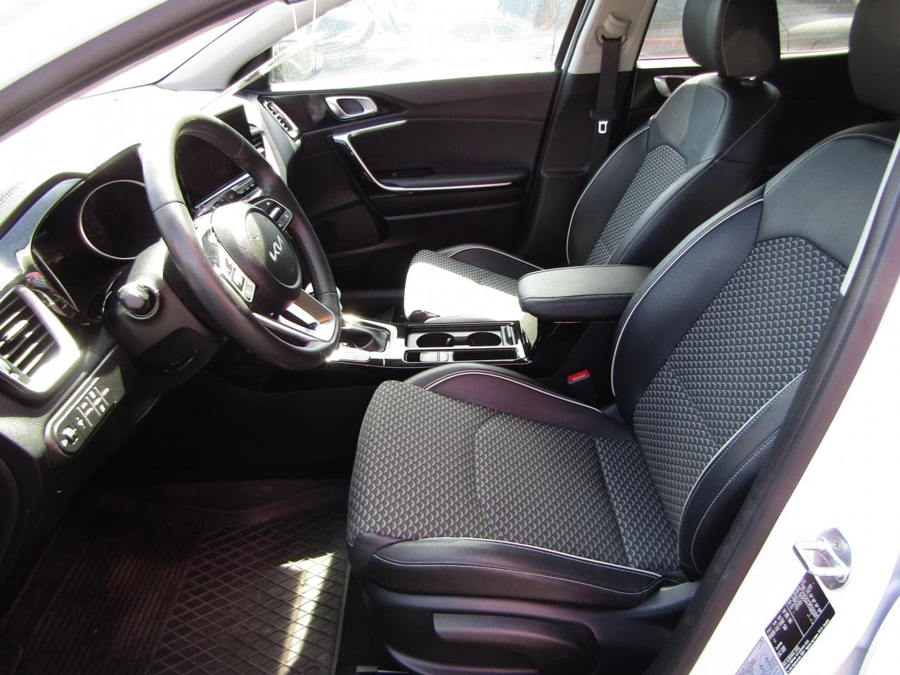 2023 Kia XCEED - 9