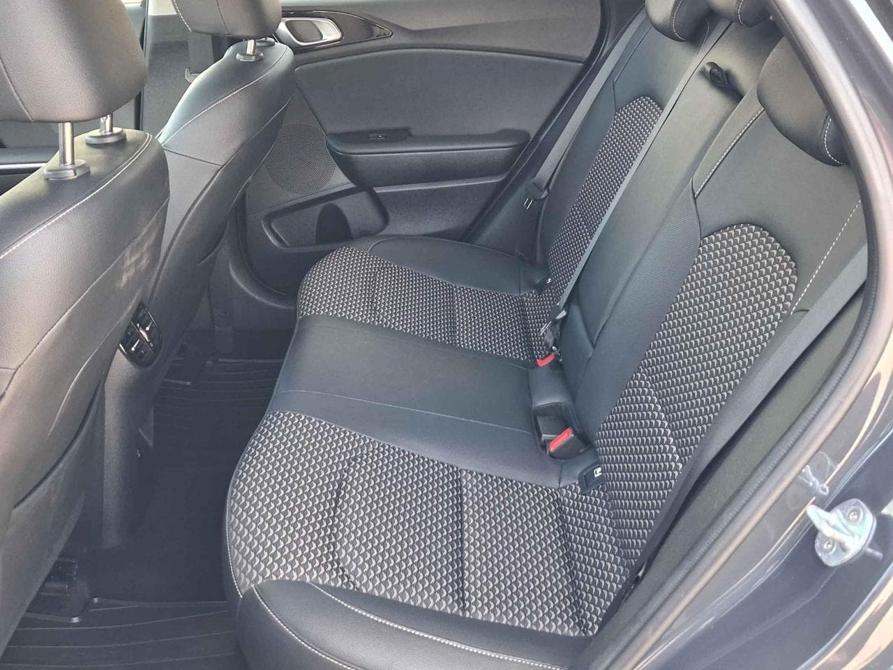 2022 Kia XCEED - 10