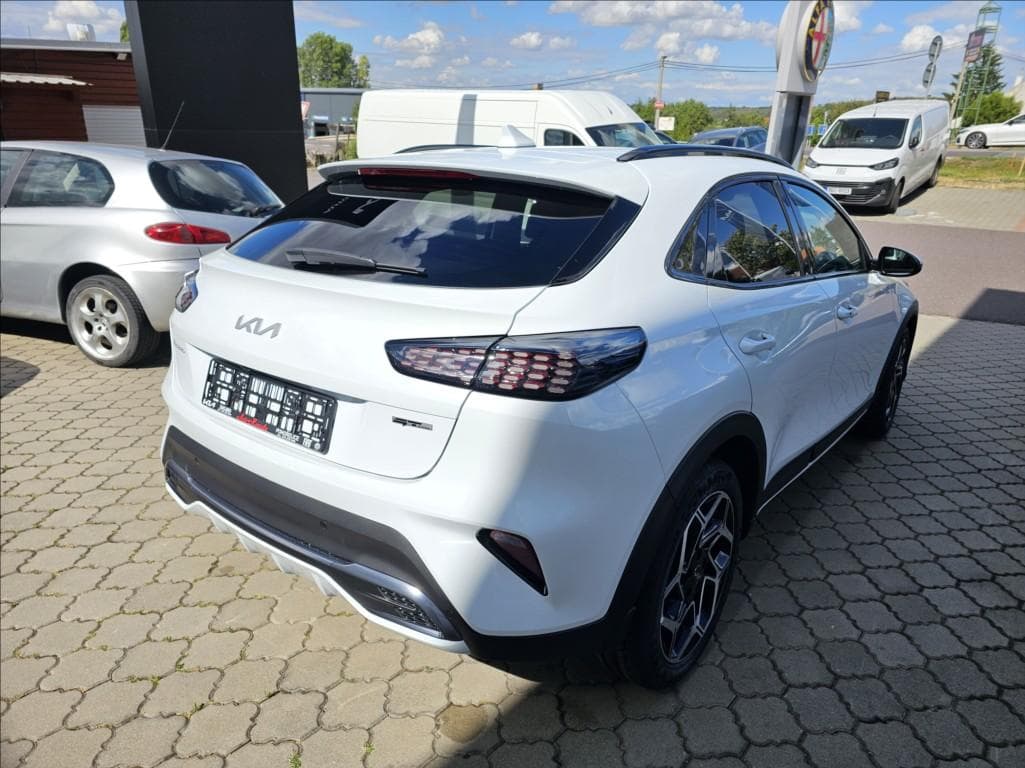 2026 Kia XCEED - 5