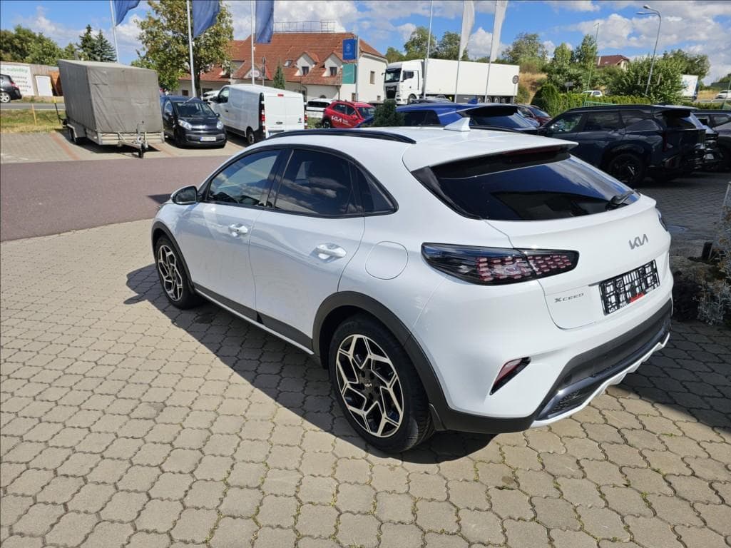 2026 Kia XCEED - 3