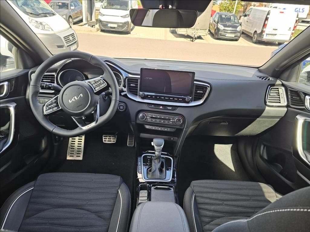 2026 Kia XCEED - 11