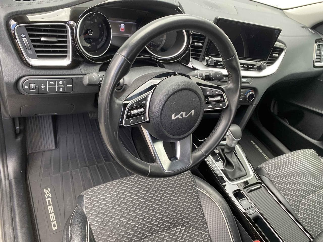2022 Kia XCEED - 13