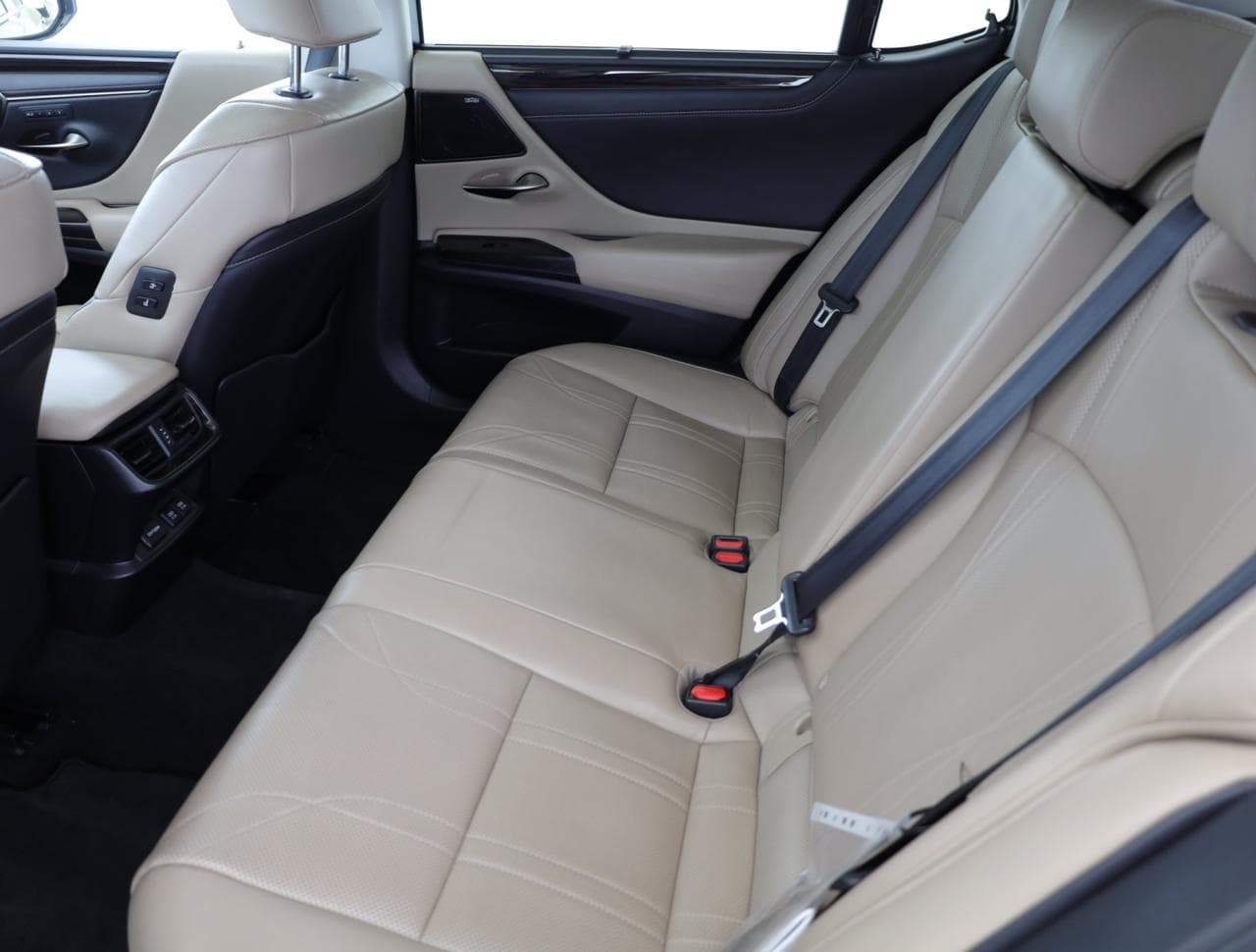 2021 Lexus ES - 12
