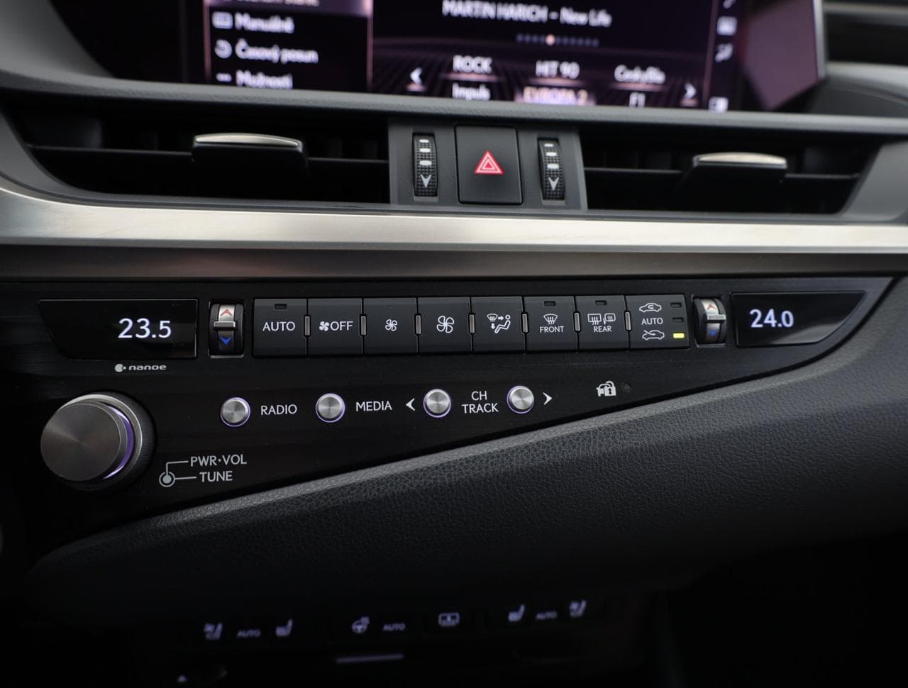 2021 Lexus ES - 16