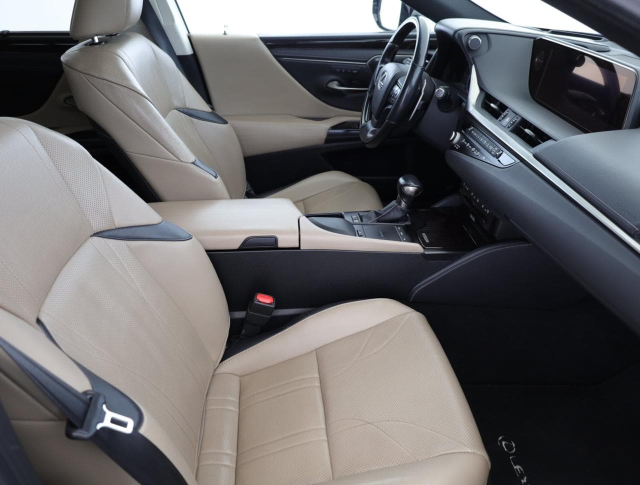 2021 Lexus ES - 10