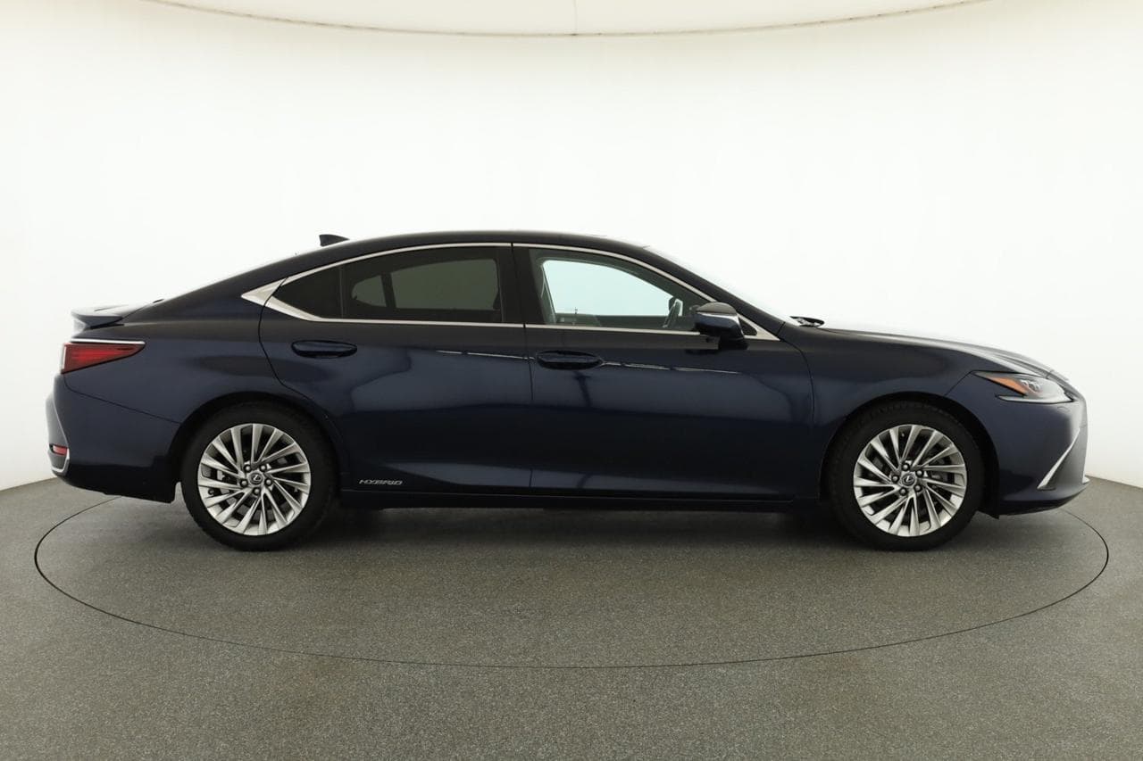 2021 Lexus ES - 8
