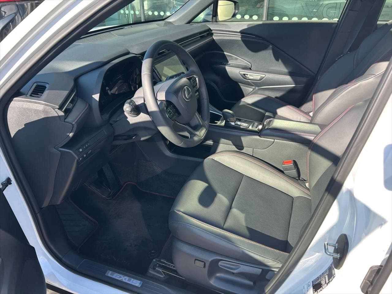 2025 Lexus Lbx - 11