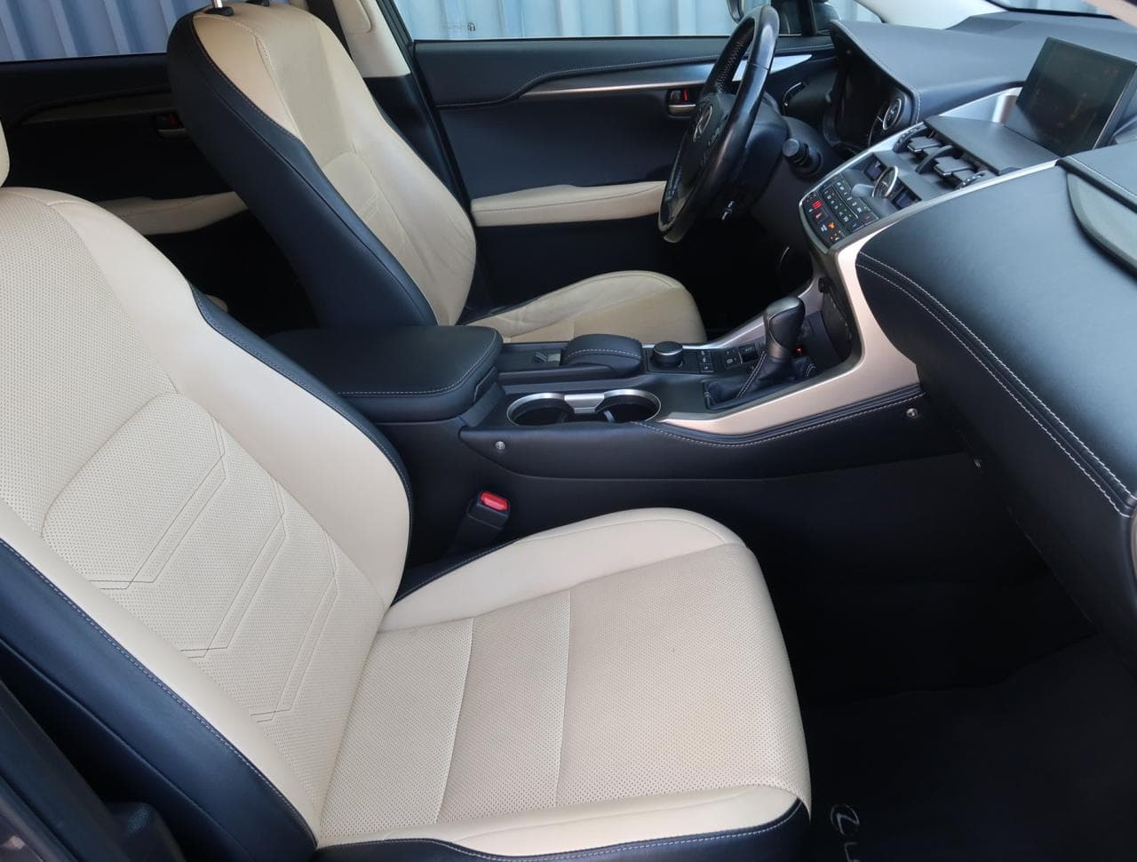 2017 Lexus NX - 12