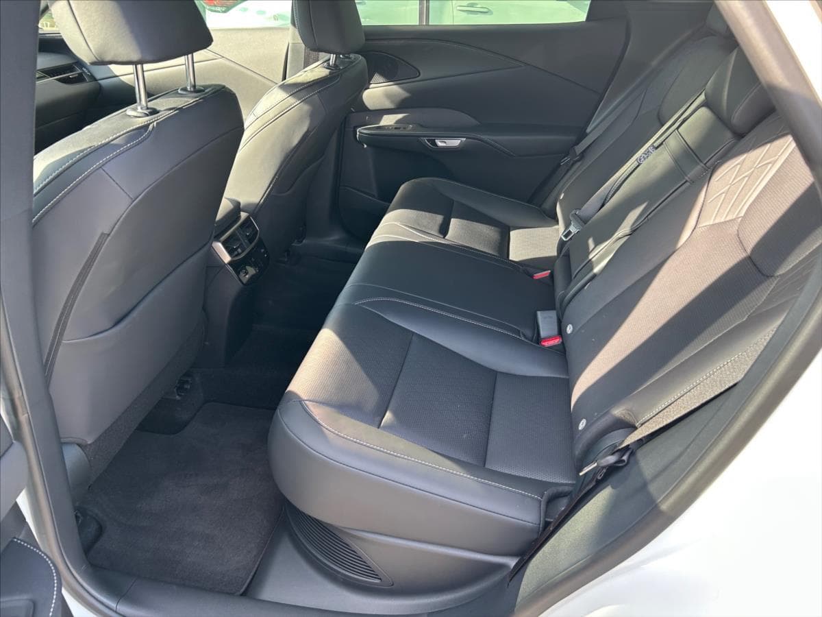 2025 Lexus RX - 11