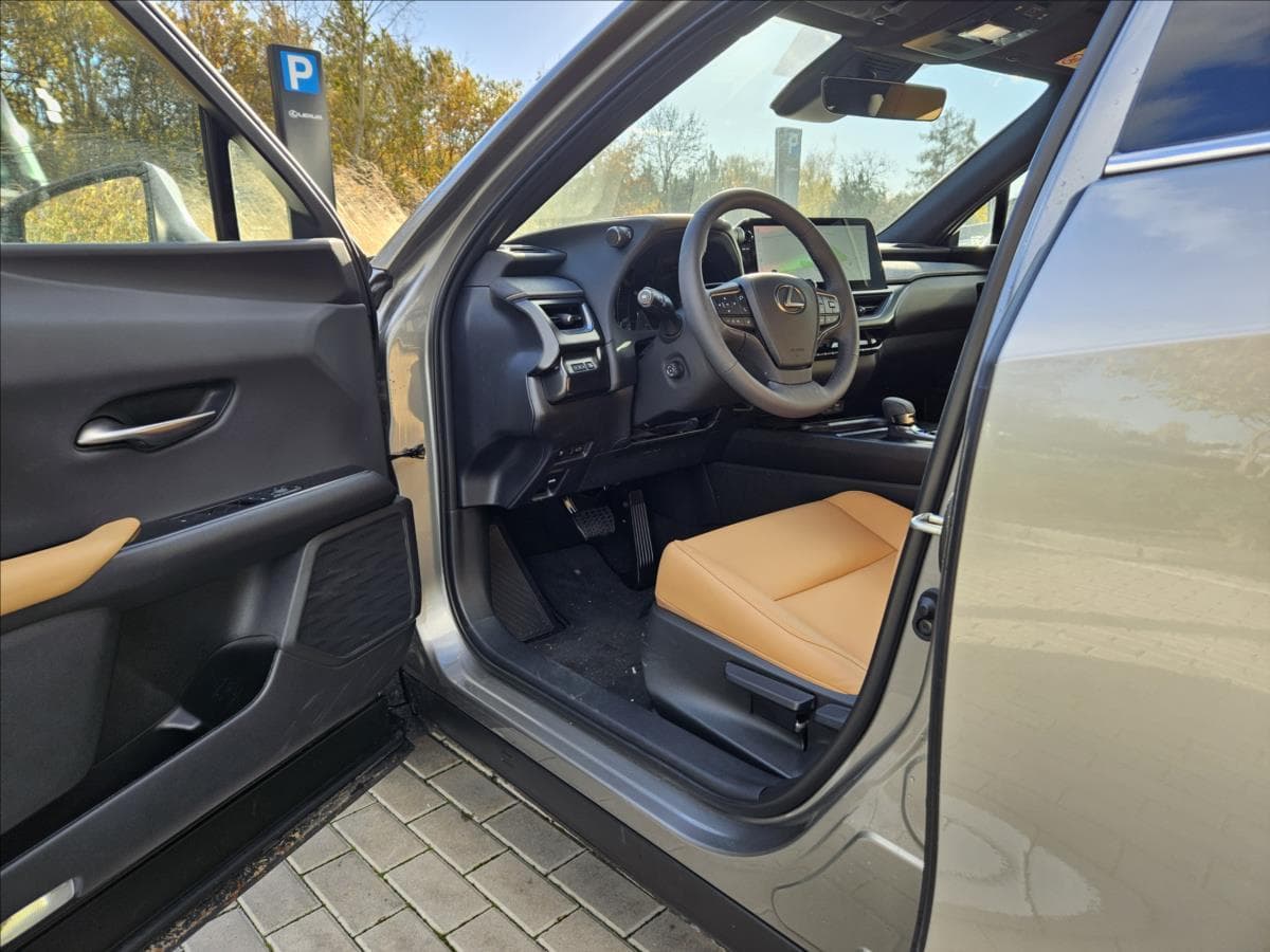 2024 Lexus UX - 11