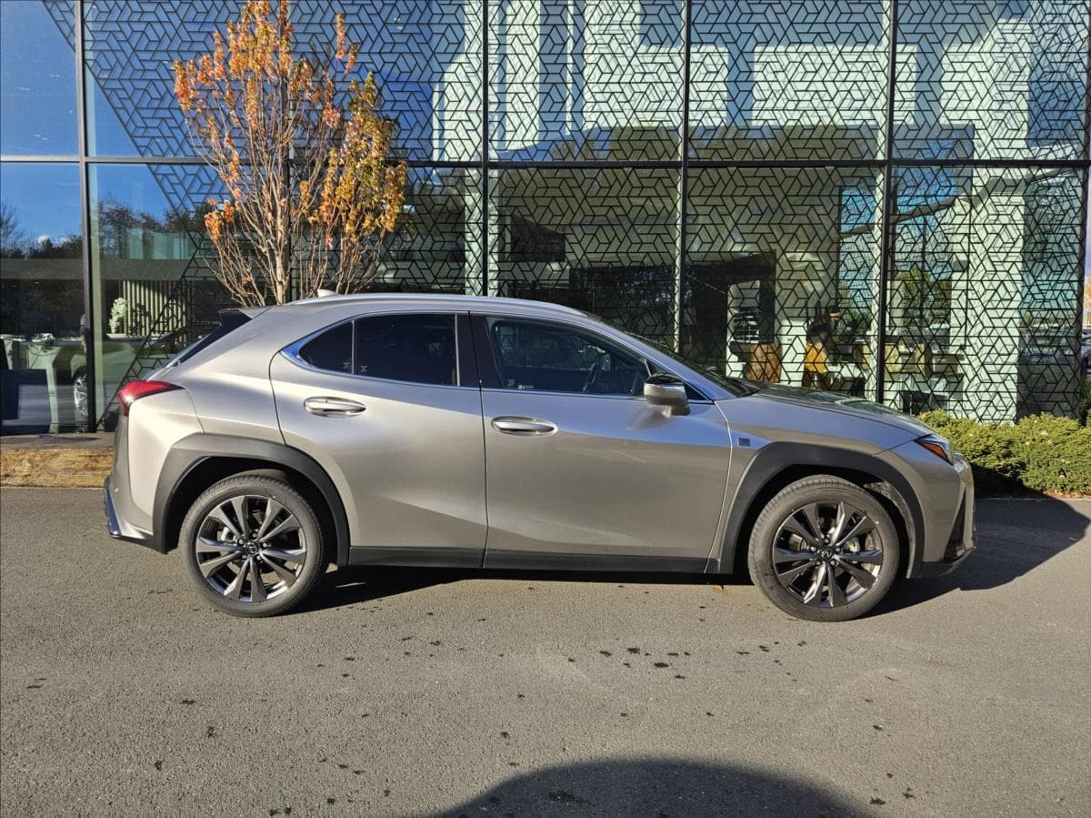 2024 Lexus UX - 4