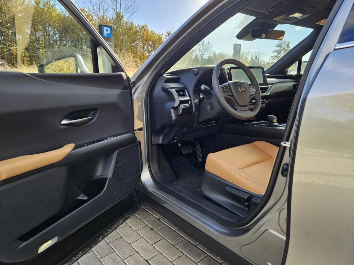 2024 Lexus UX - 12