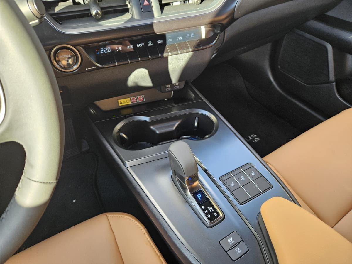 2024 Lexus UX - 10