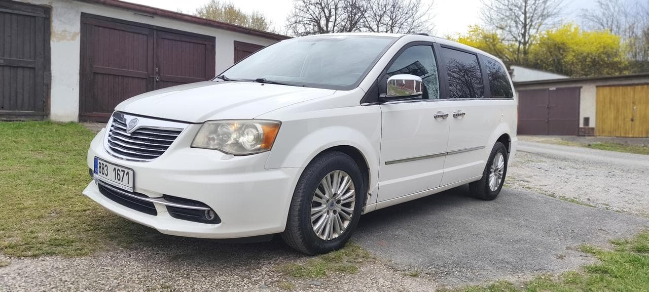 Lancia VOYAGER