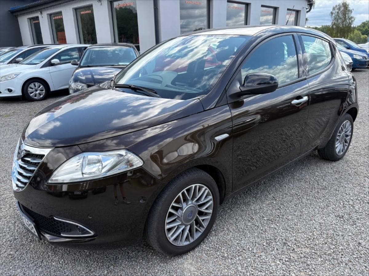 2011 Lancia OSTATNÍ