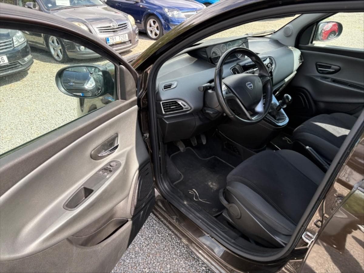 2011 Lancia OSTATNÍ - 7