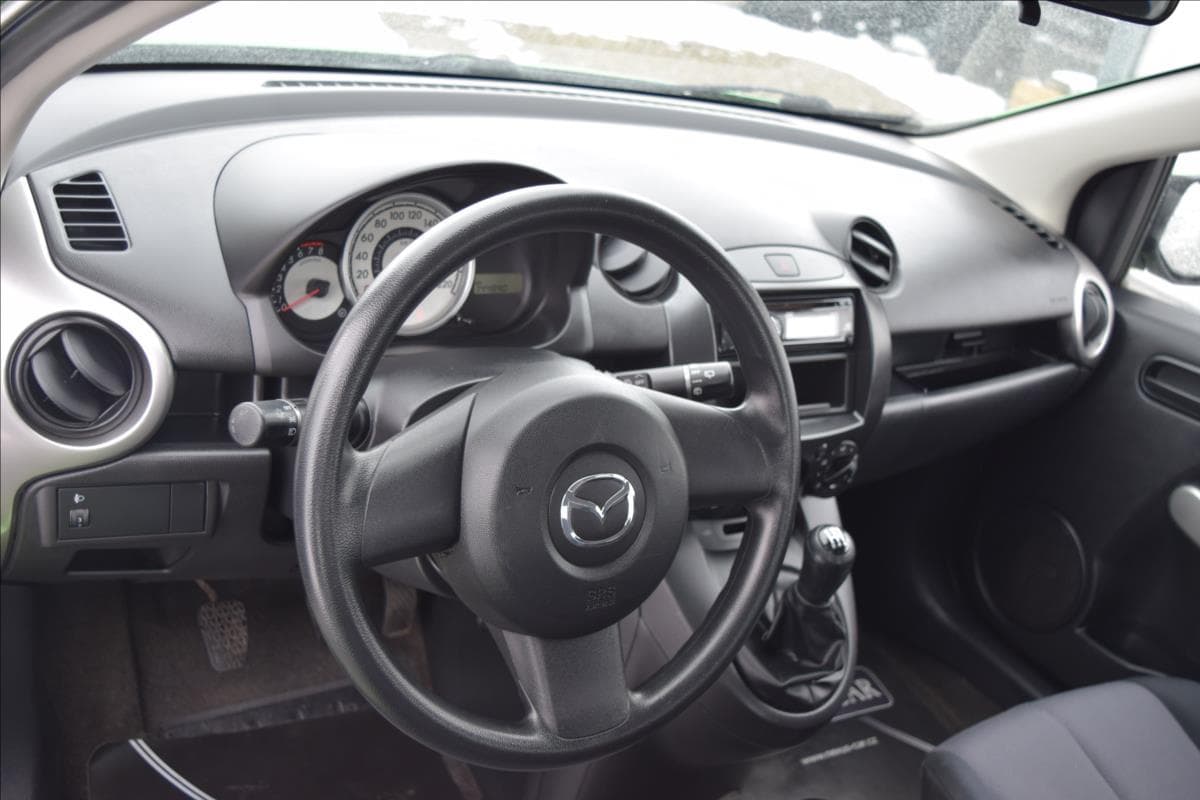 2009 Mazda 2 - 16