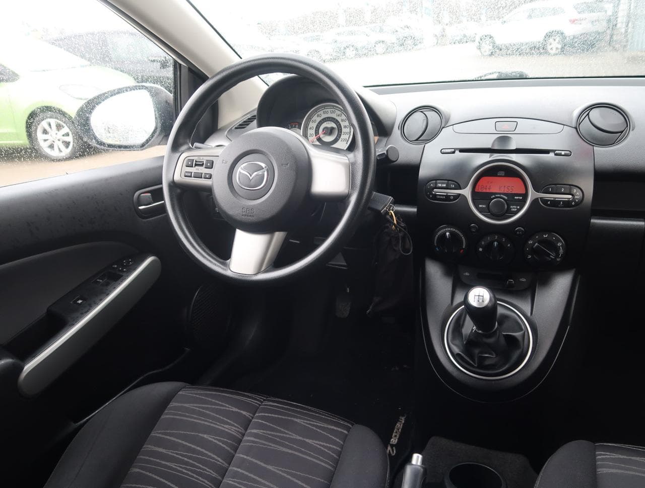 2010 Mazda 2 - 9