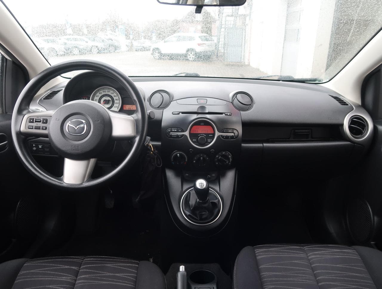 2010 Mazda 2 - 10