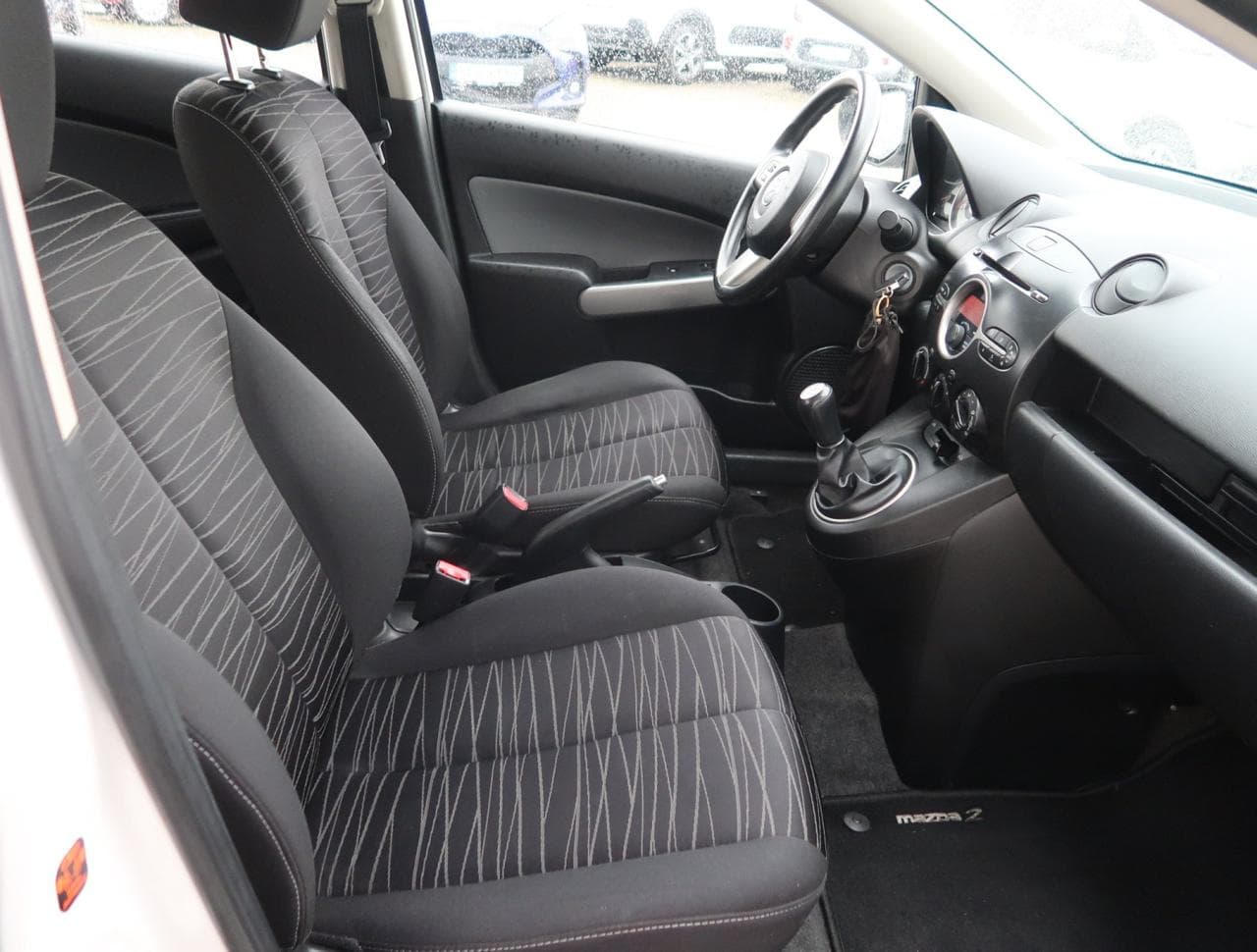 2010 Mazda 2 - 12