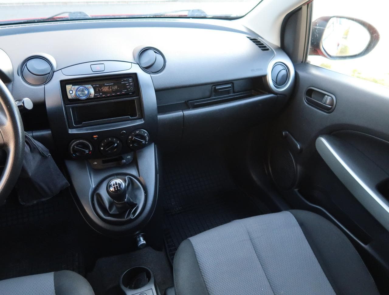 2009 Mazda 2 - 11
