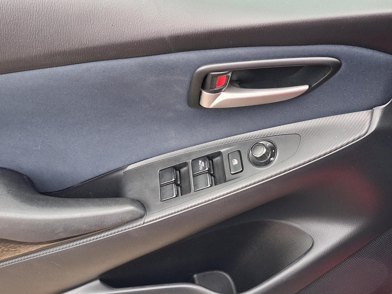 2015 Mazda 2 - 11