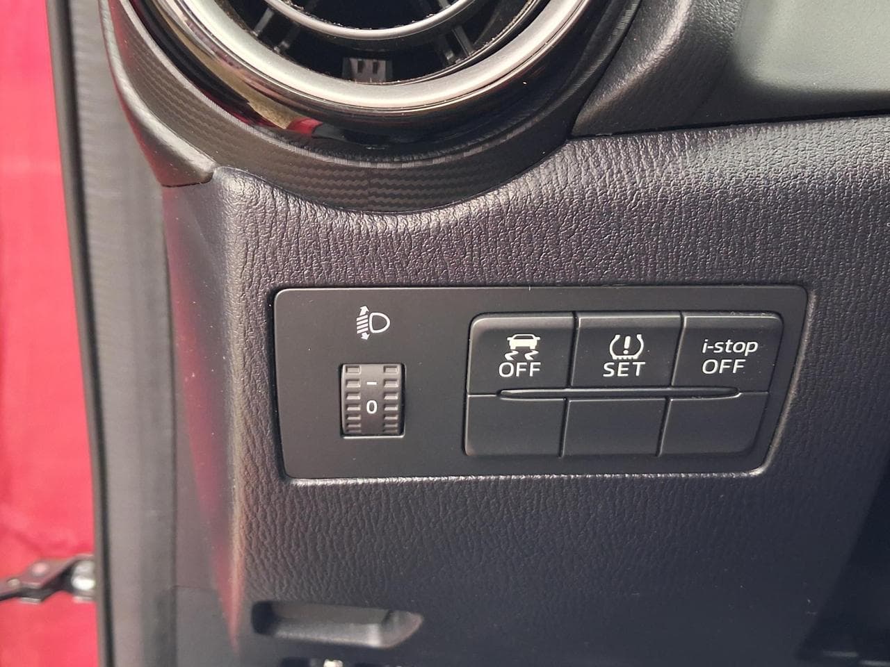 2015 Mazda 2 - 12