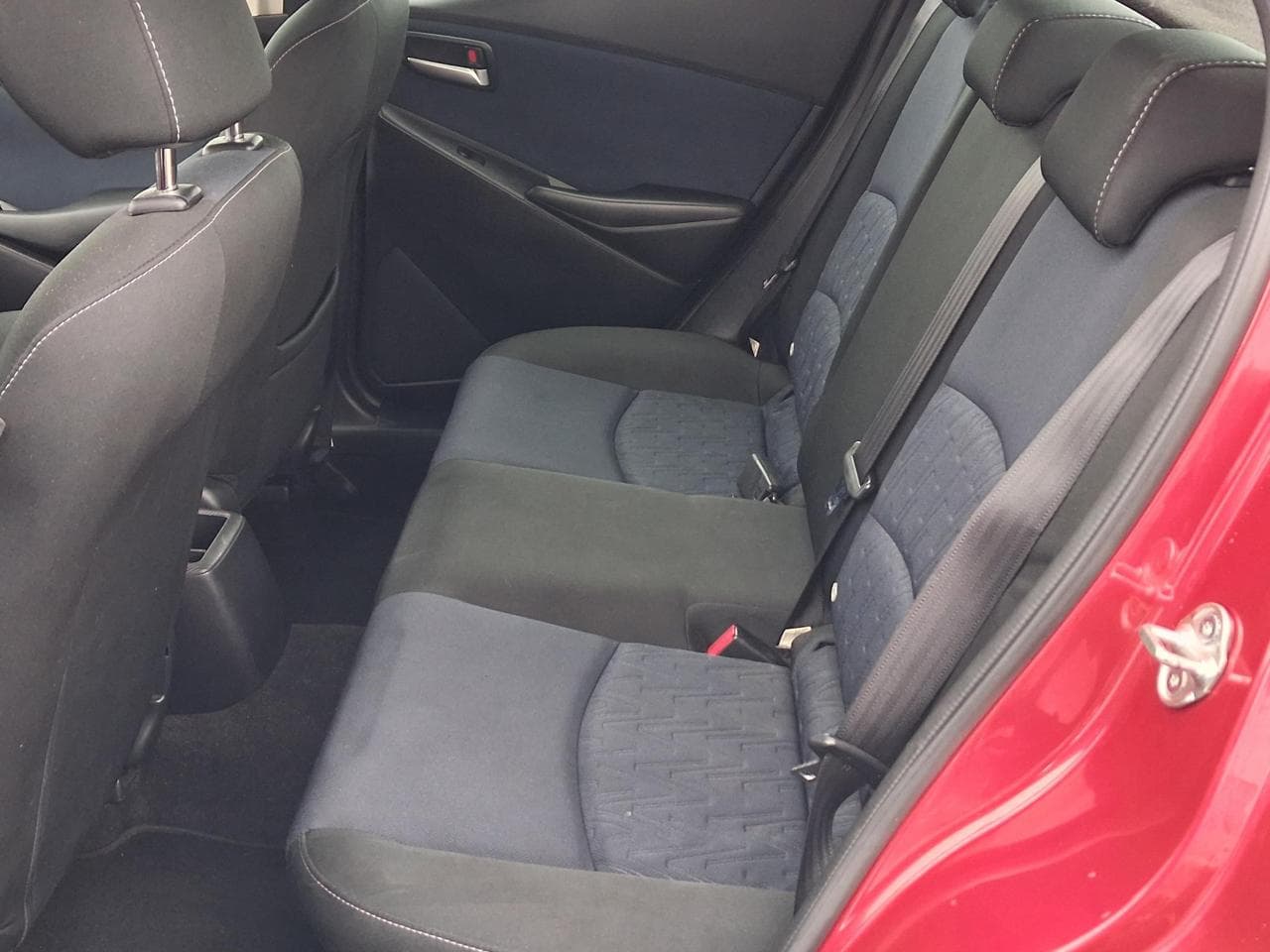 2015 Mazda 2 - 10