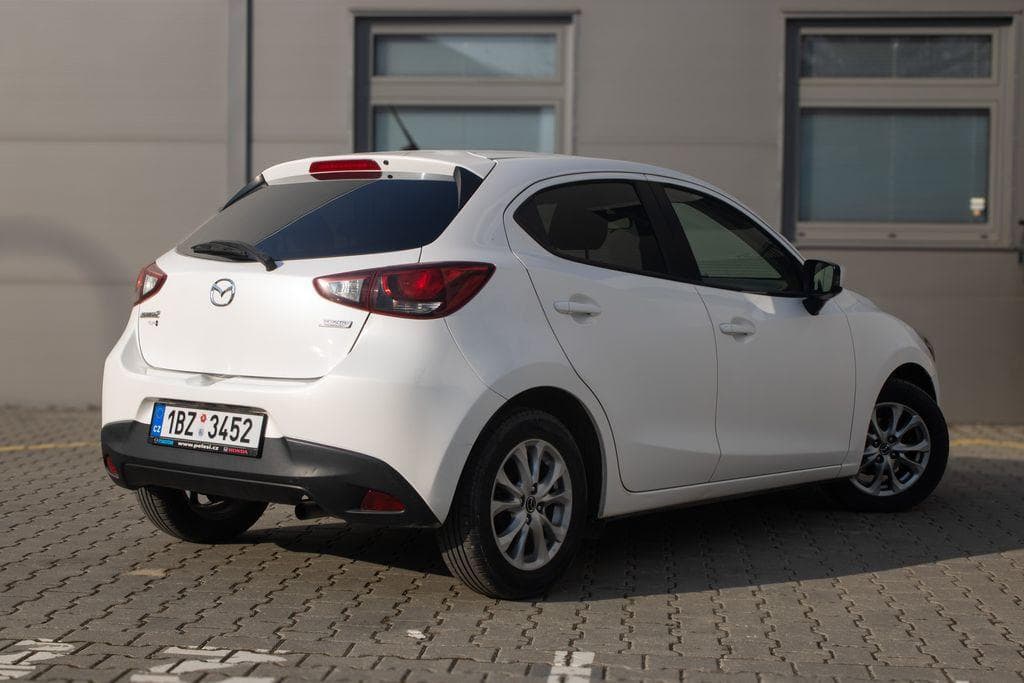 Mazda 2 - 5