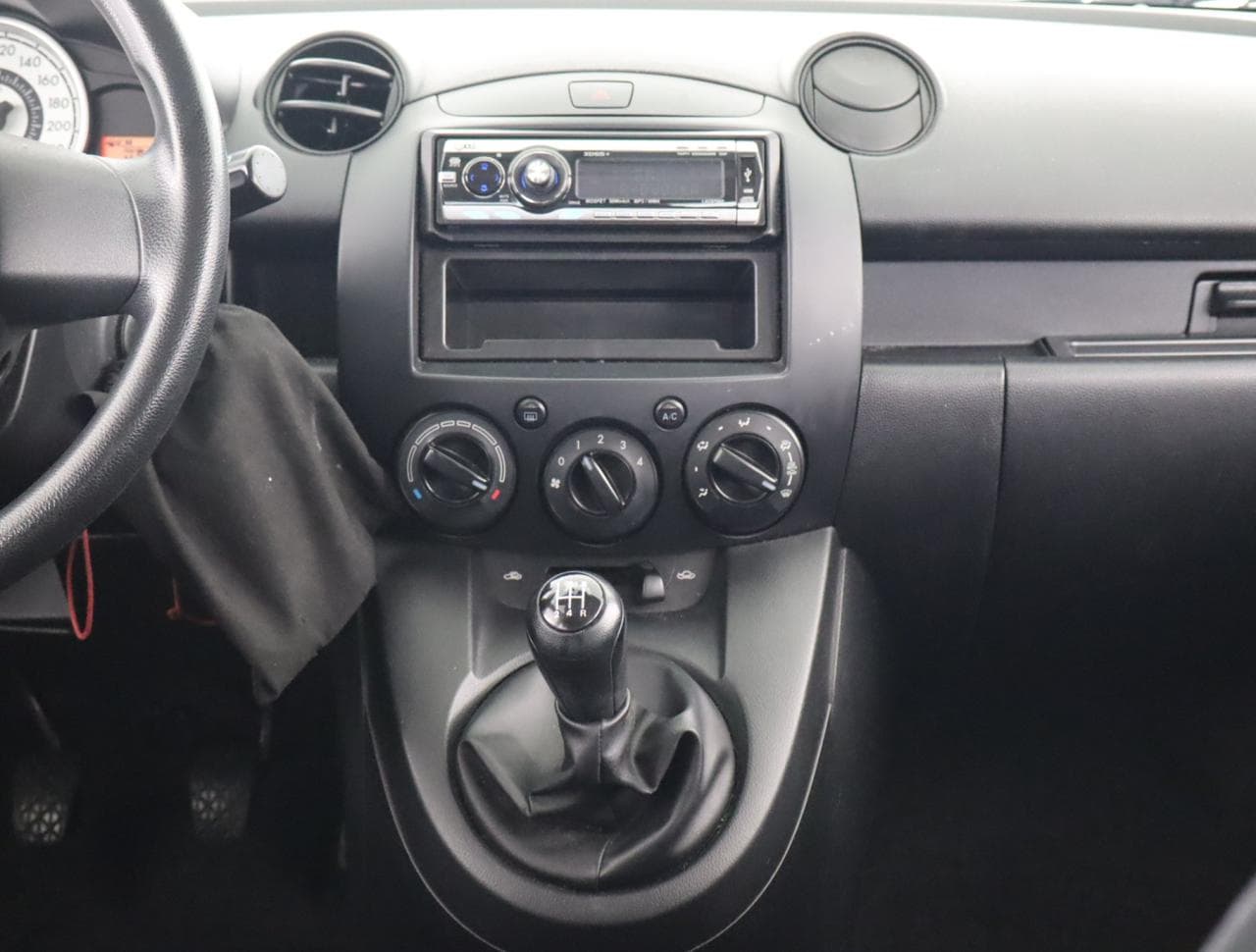 2008 Mazda 2 - 18