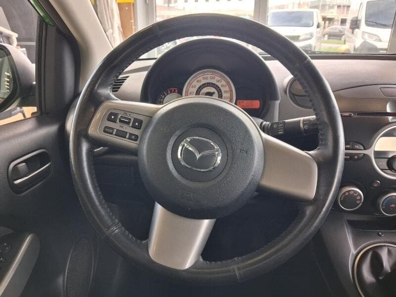 2009 Mazda 2 - 10