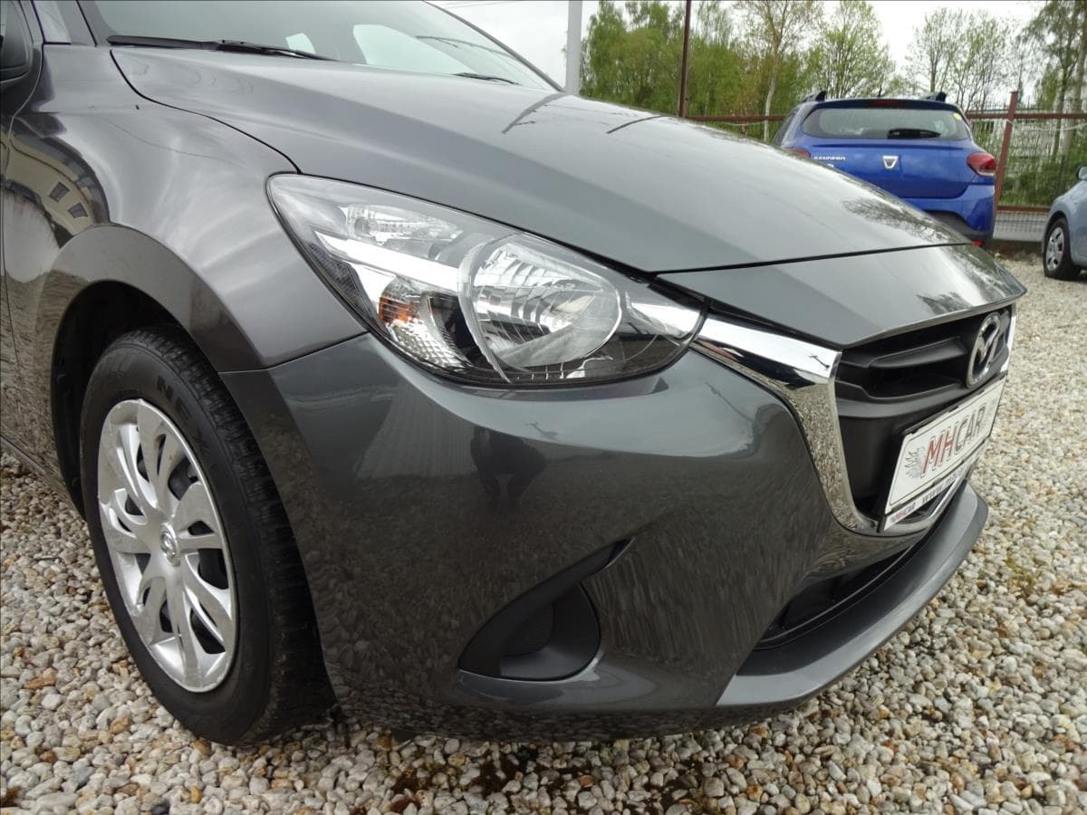 2019 Mazda 2 - 12