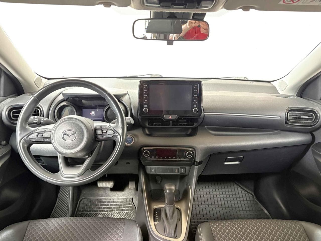 2022 Mazda 2 - 8