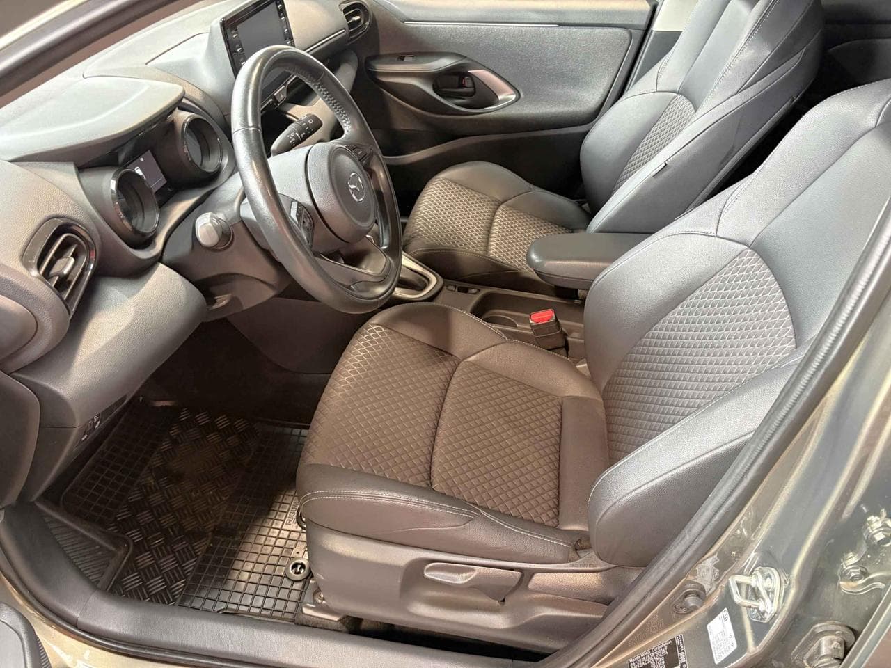 2022 Mazda 2 - 9
