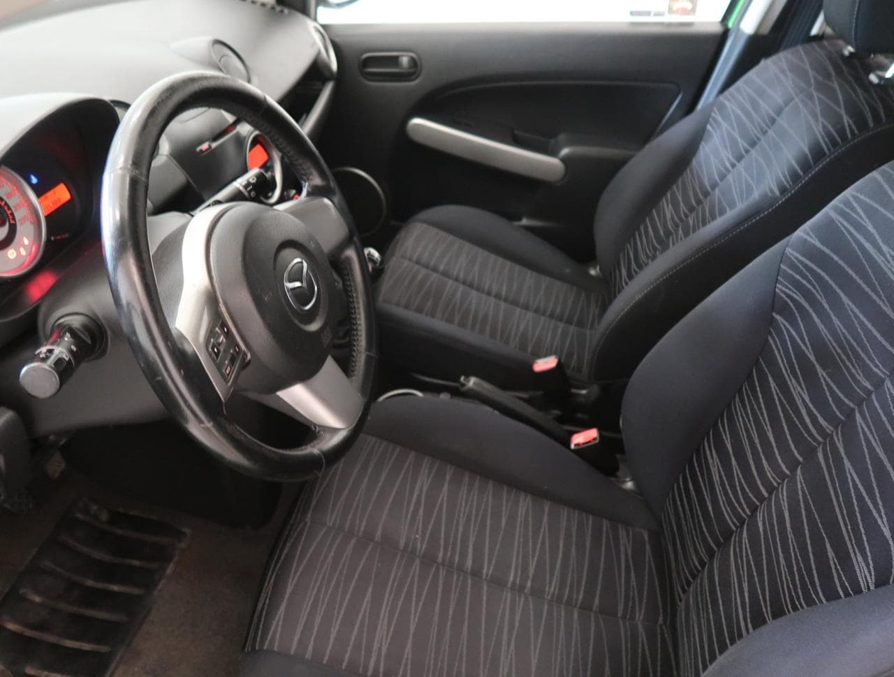 2008 Mazda 2 - 16