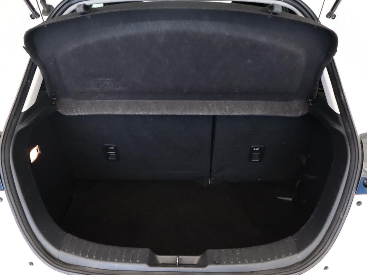 2015 Mazda 2 - 29