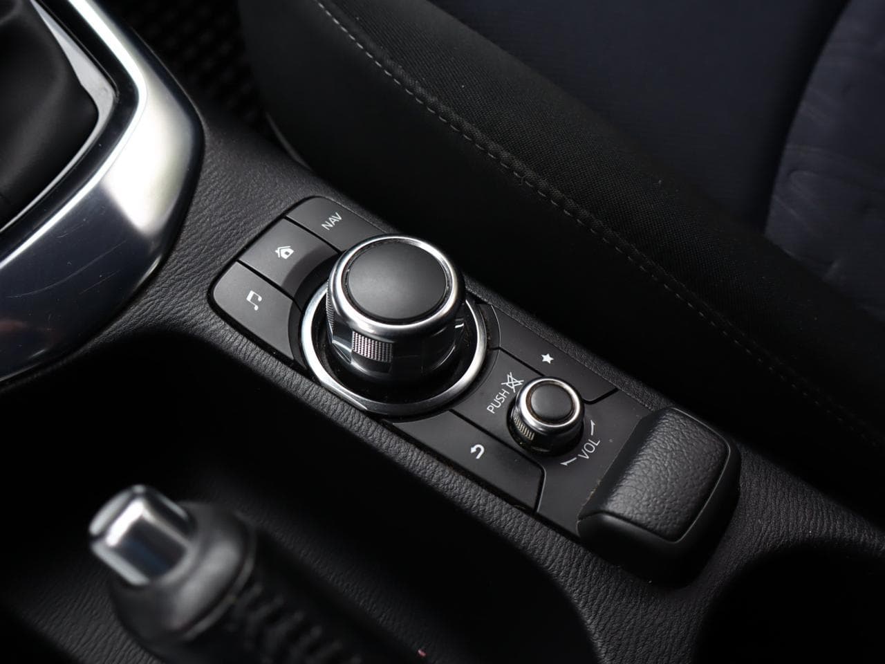 2015 Mazda 2 - 35