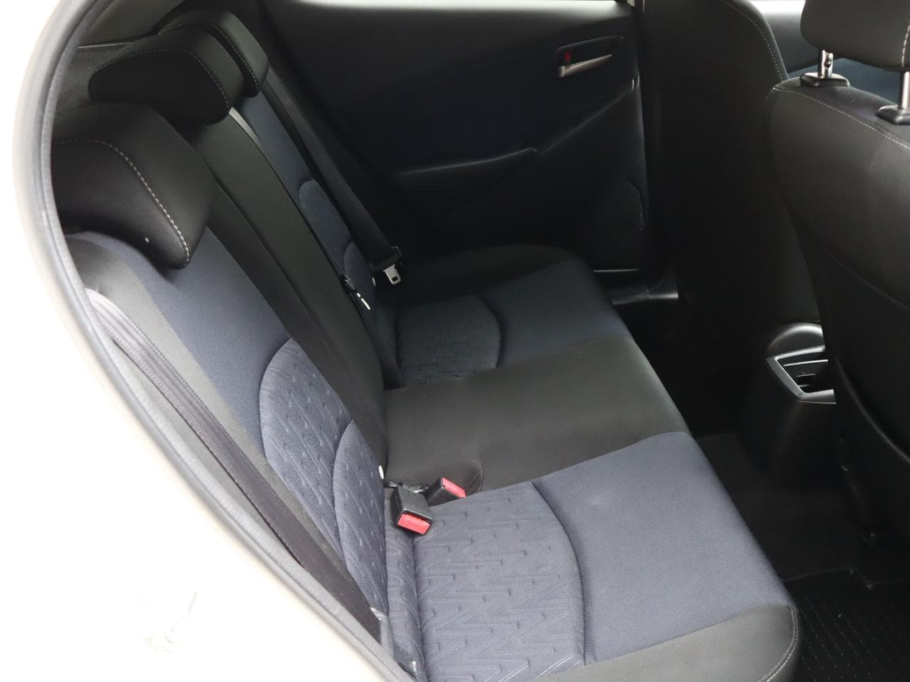 2015 Mazda 2 - 18