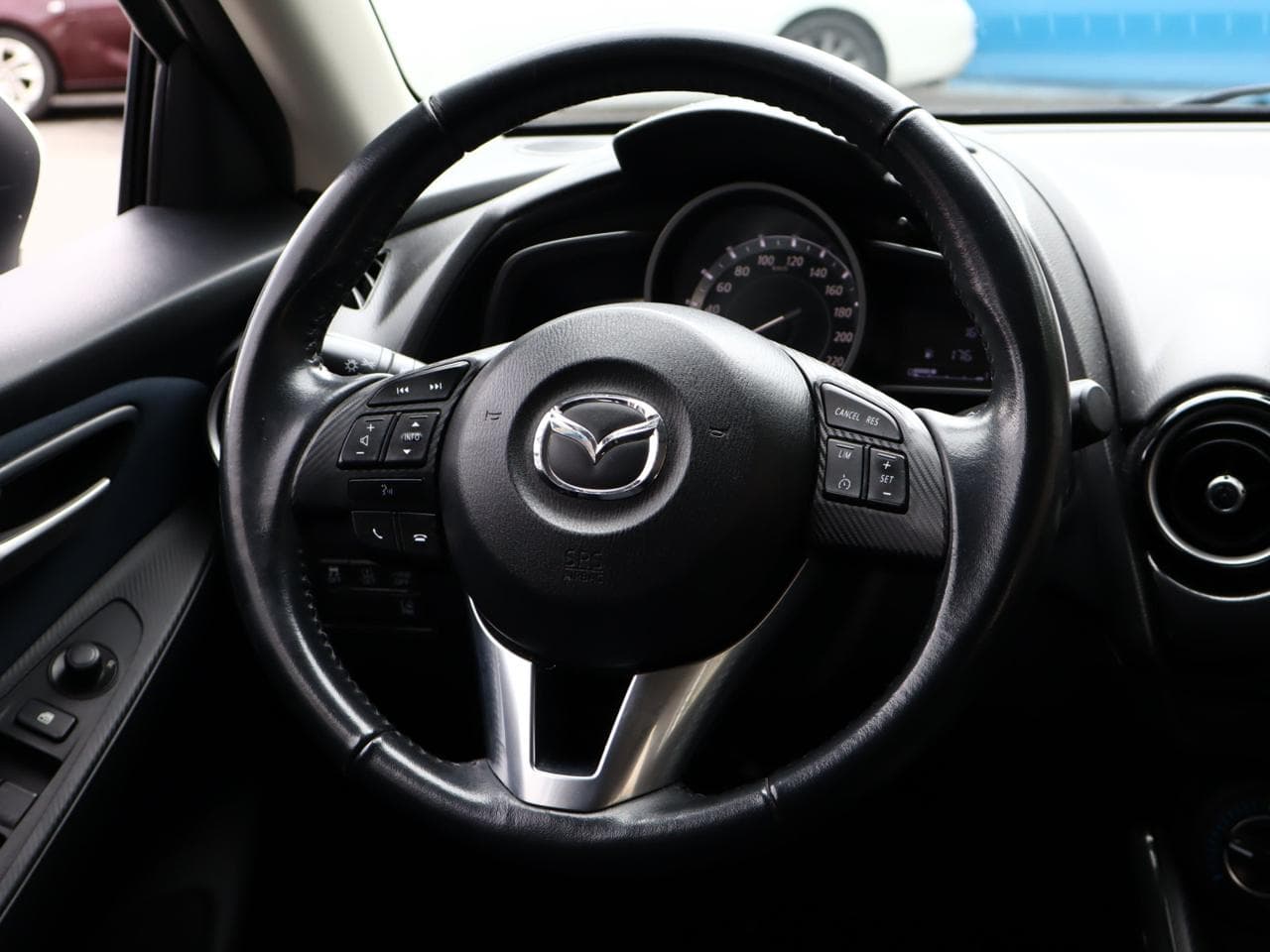 2015 Mazda 2 - 33