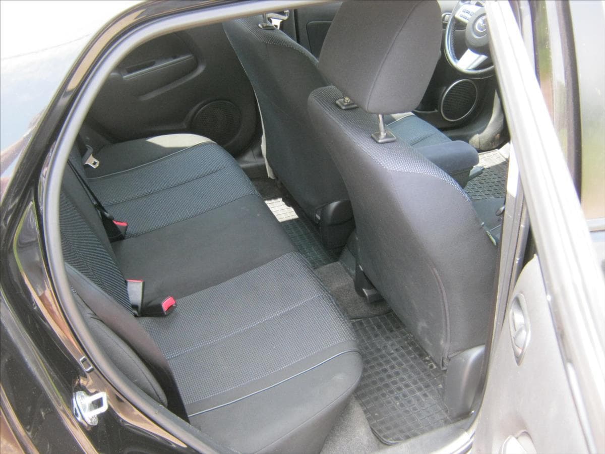 2007 Mazda 2 - 13