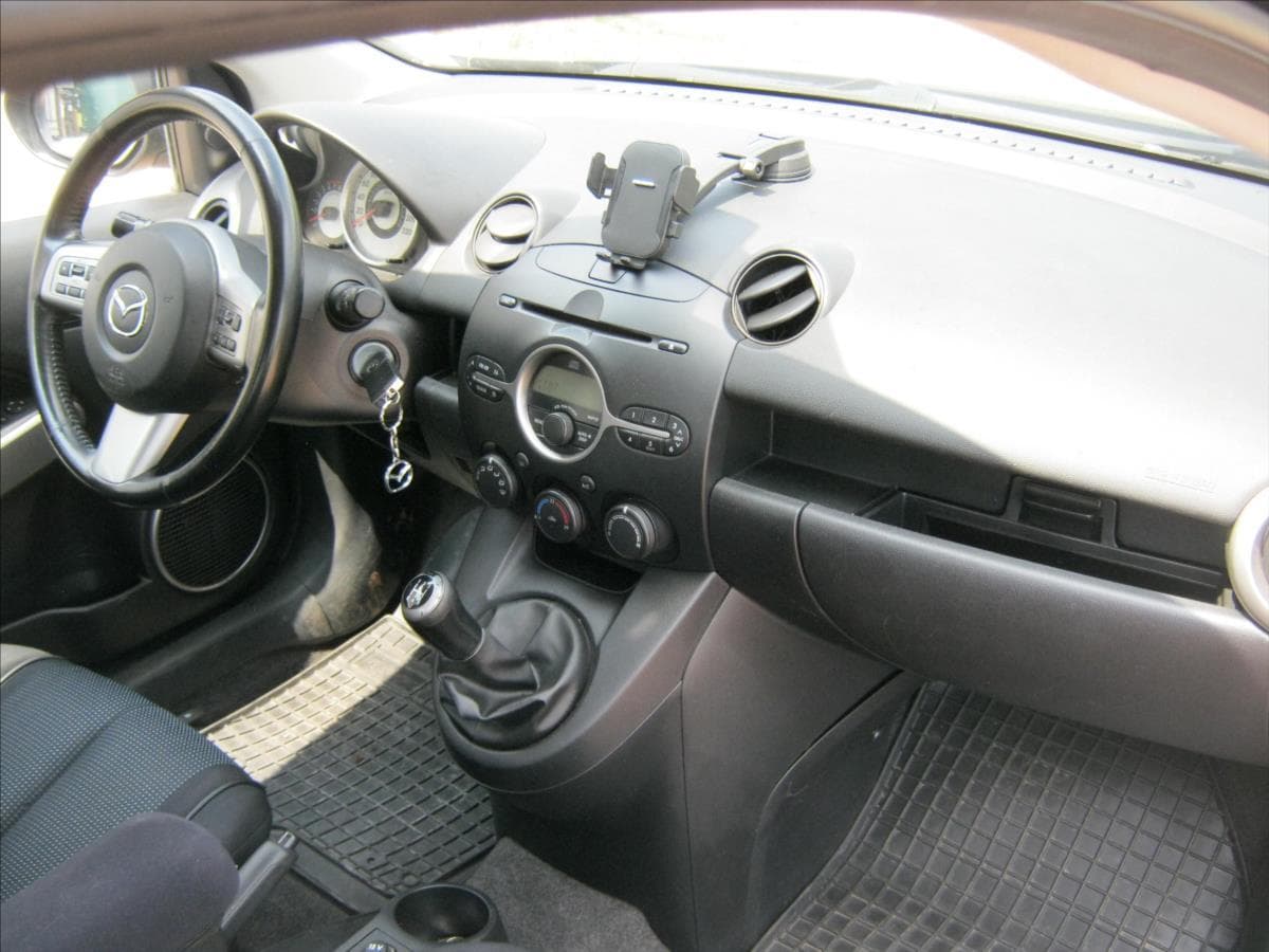 2007 Mazda 2 - 15