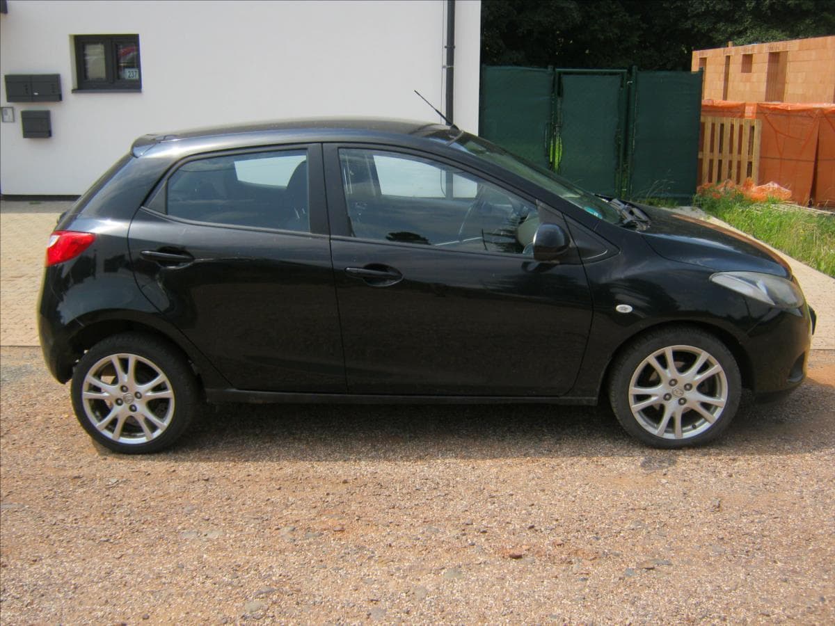 2007 Mazda 2 - 7