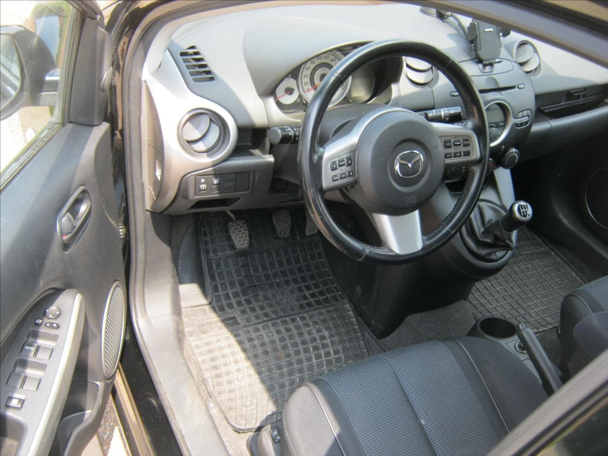 2007 Mazda 2 - 9