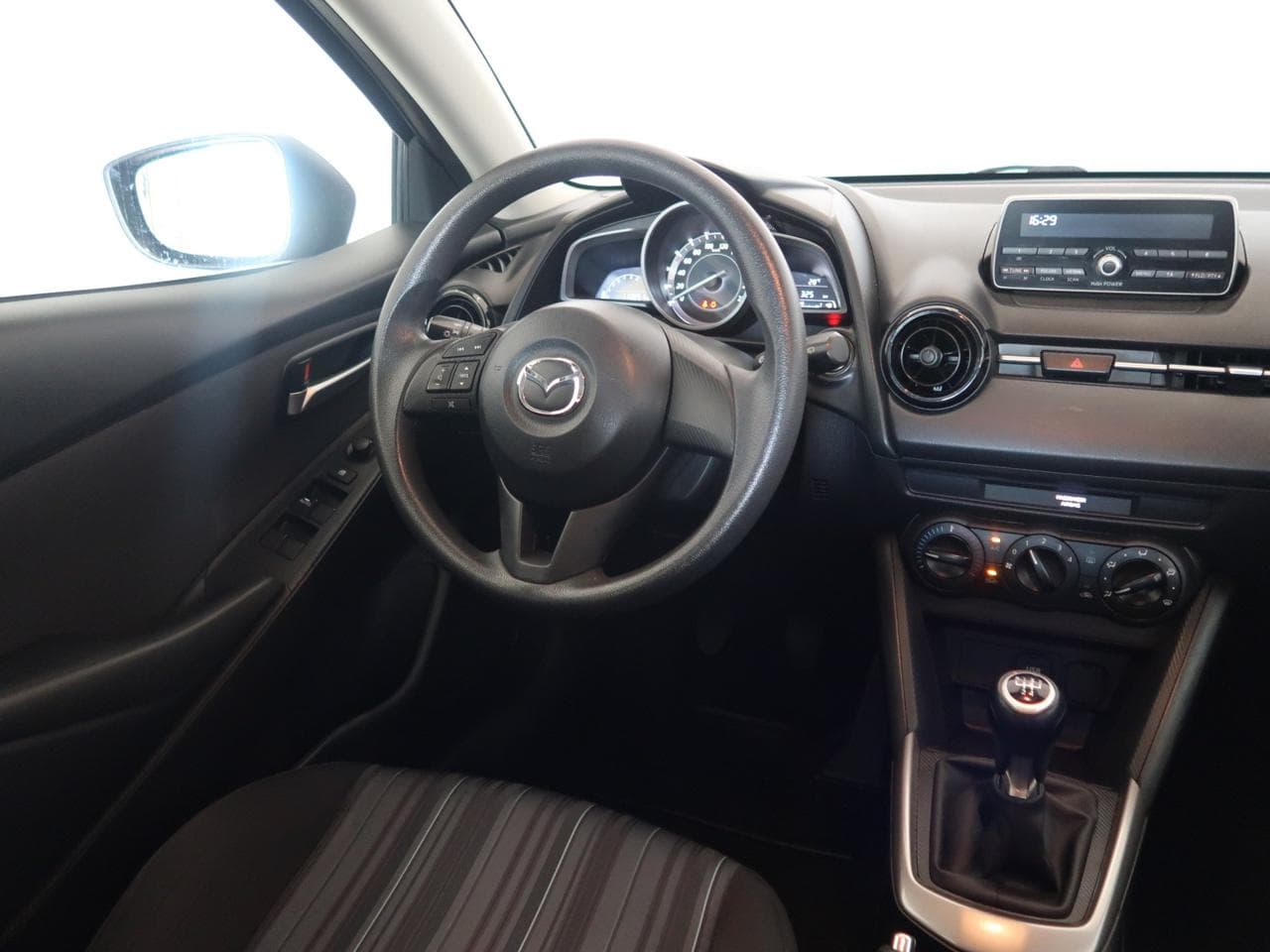 2017 Mazda 2 - 9