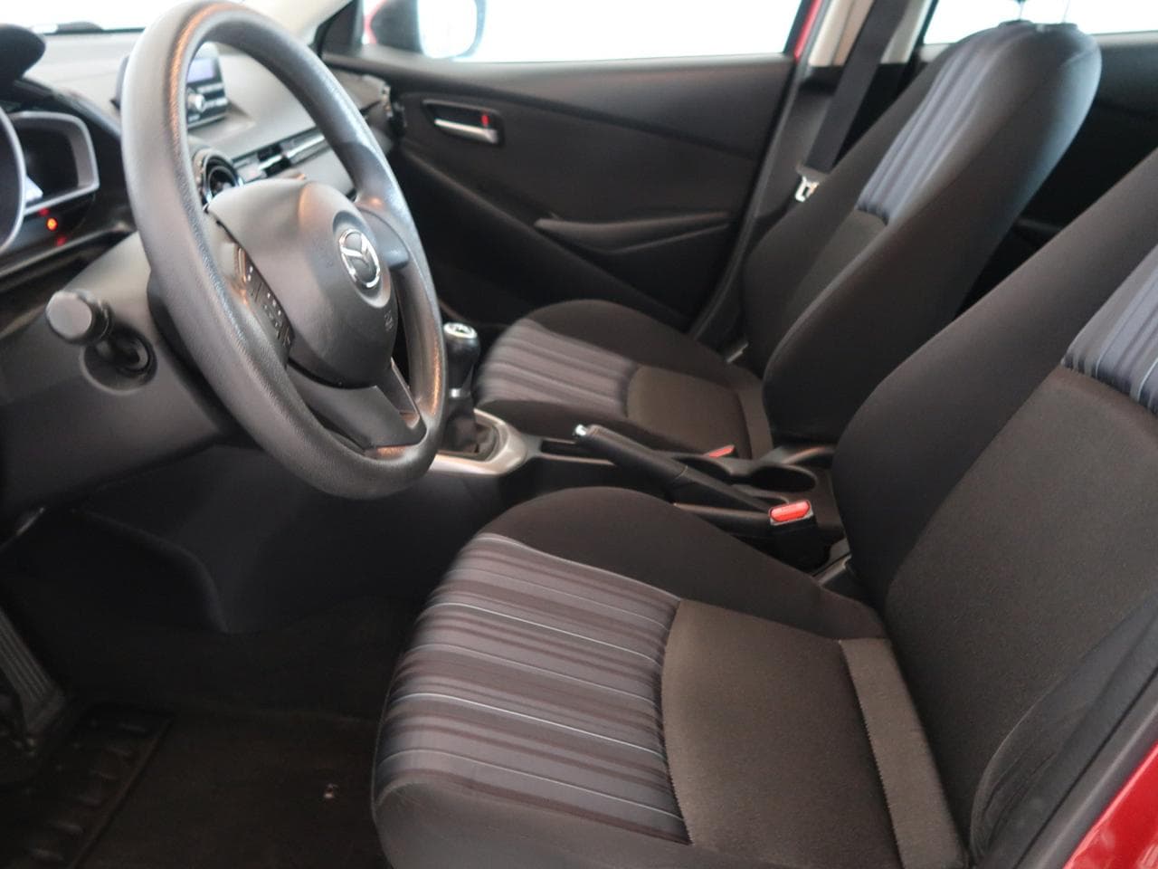 2017 Mazda 2 - 16