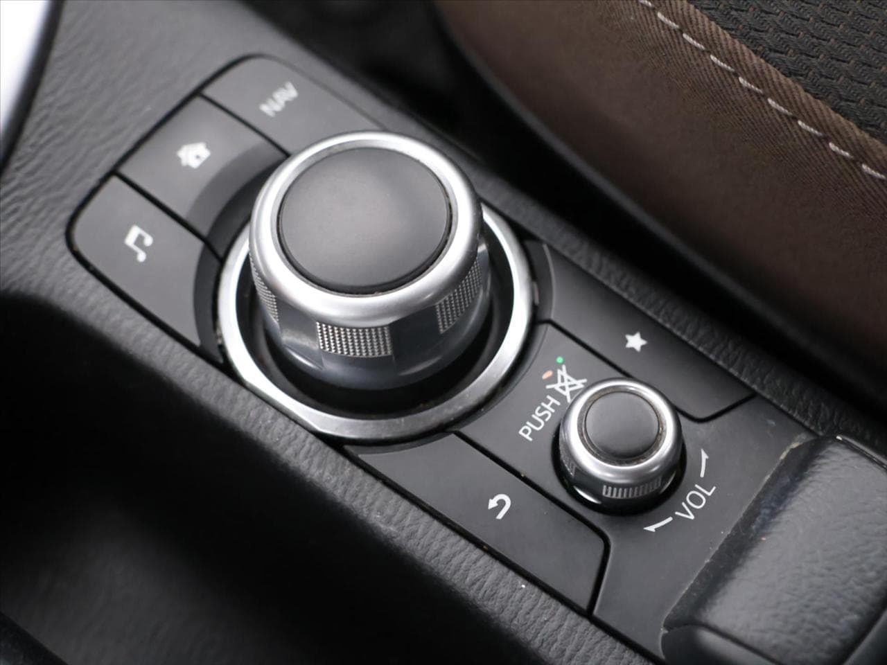 2022 Mazda 2 - 16