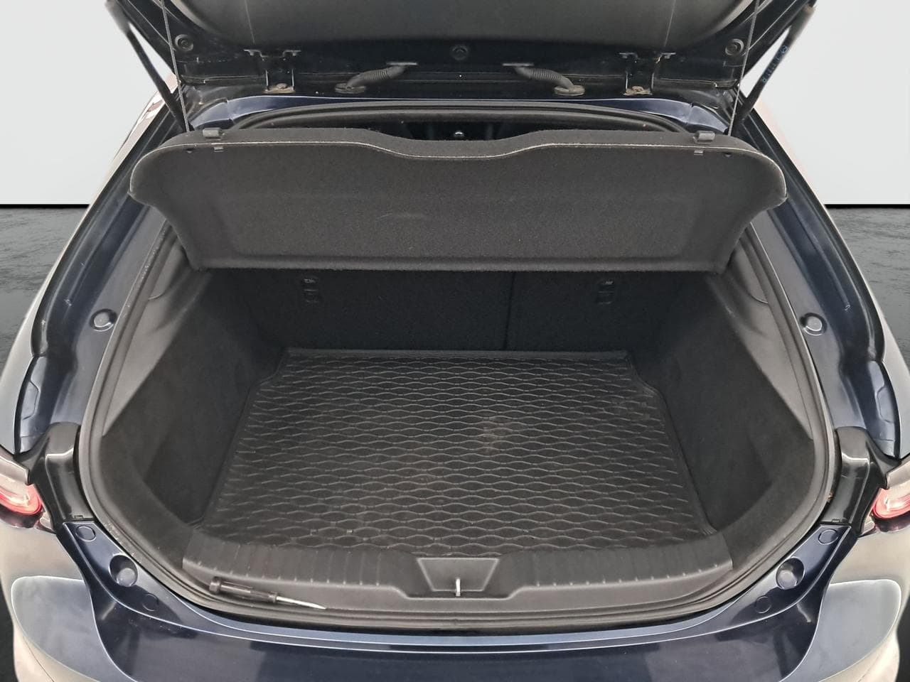 2021 Mazda 3 - 27